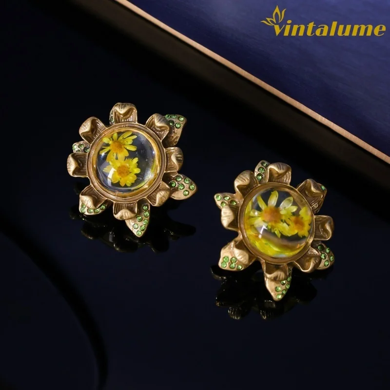 Серьги-гвоздики Vintalume из позолоченного сплава с кубическим цирконием в форме подсолнуха для женщин, модные ювелирные изделия, уникальные изящные серьги, подарок для вечеринки
Серьги-гвоздики Vintalume из позолоченного сплава с кубическим цирконием в форме подсолнуха для женщин, модные ювелирные изделия, уникальные изящные серьги, подарок для вечеринки