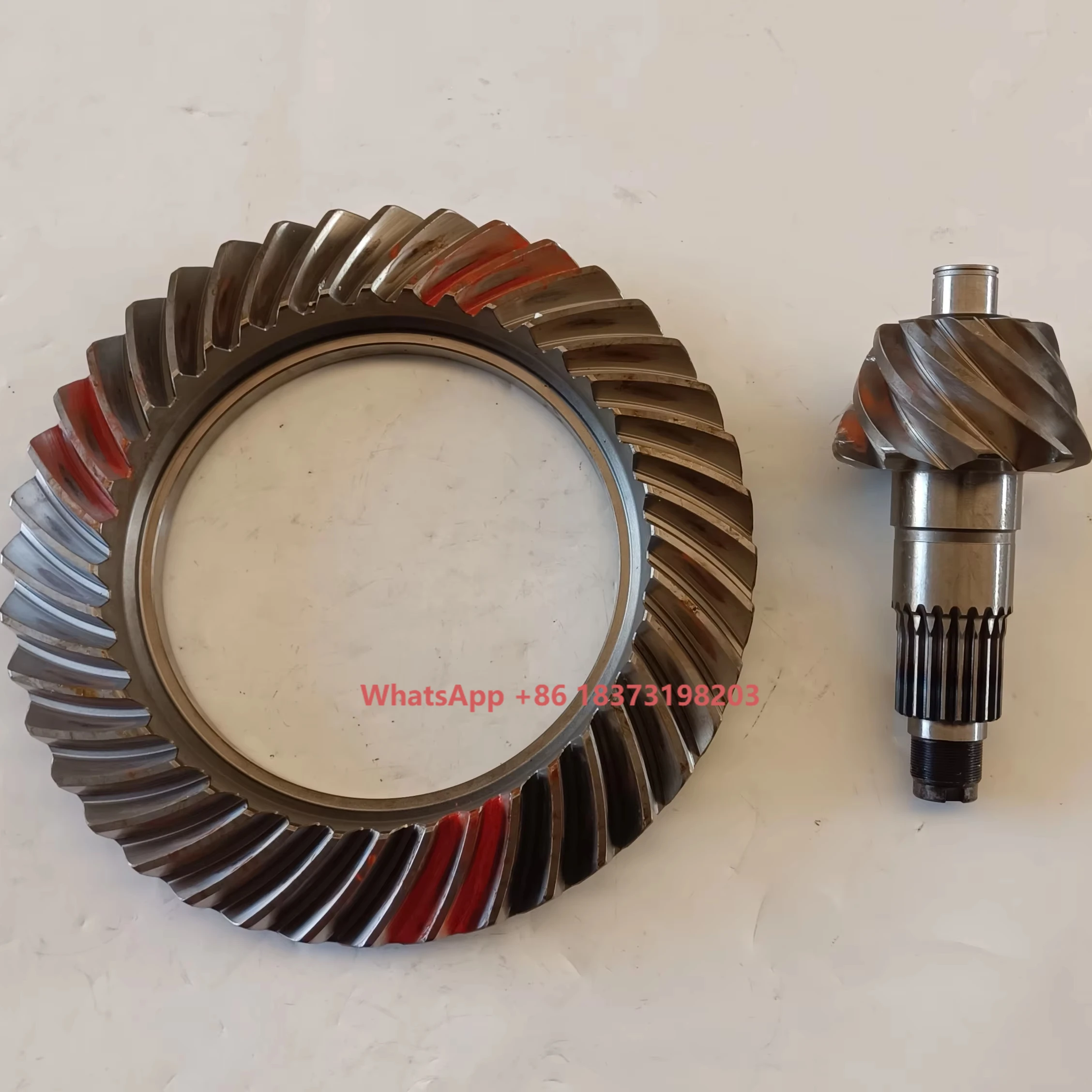CH2402KQG026/027N5 HIGER Bus Differential Repair Parts Hypoid Gear 11.5 Tons Ratio 9/40 Differential Ring and Pinion Gear Set
CH2402KQG026/027N5 HIGER Bus Differential Repair Parts Hypoid Gear 11.5 Tons Ratio 9/40 Differential Ring and Pinion Gear Set