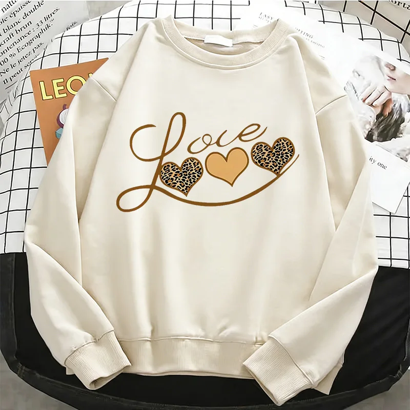 Fashion Leopard Love Heart Print Womens Solid Hoodies Basic Warm Fleece Sweatshirt Soft O-Neck Pullover Casual Female Clothes
Fashion Leopard Love Heart Print Womens Solid Hoodies Basic Warm Fleece Sweatshirt Soft O-Neck Pullover Casual Female Clothes