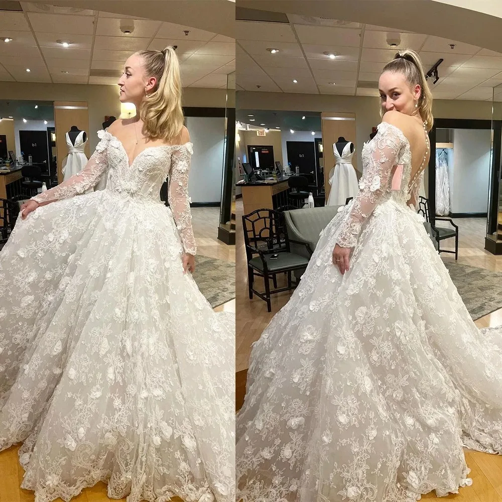 Luxury Wedding Dresses Off Shoulder Long Sleeves Lace Appliqued Princess Vintage Arabic Customized Button Back Bridal Gowns
Luxury Wedding Dresses Off Shoulder Long Sleeves Lace Appliqued Princess Vintage Arabic Customized Button Back Bridal Gowns