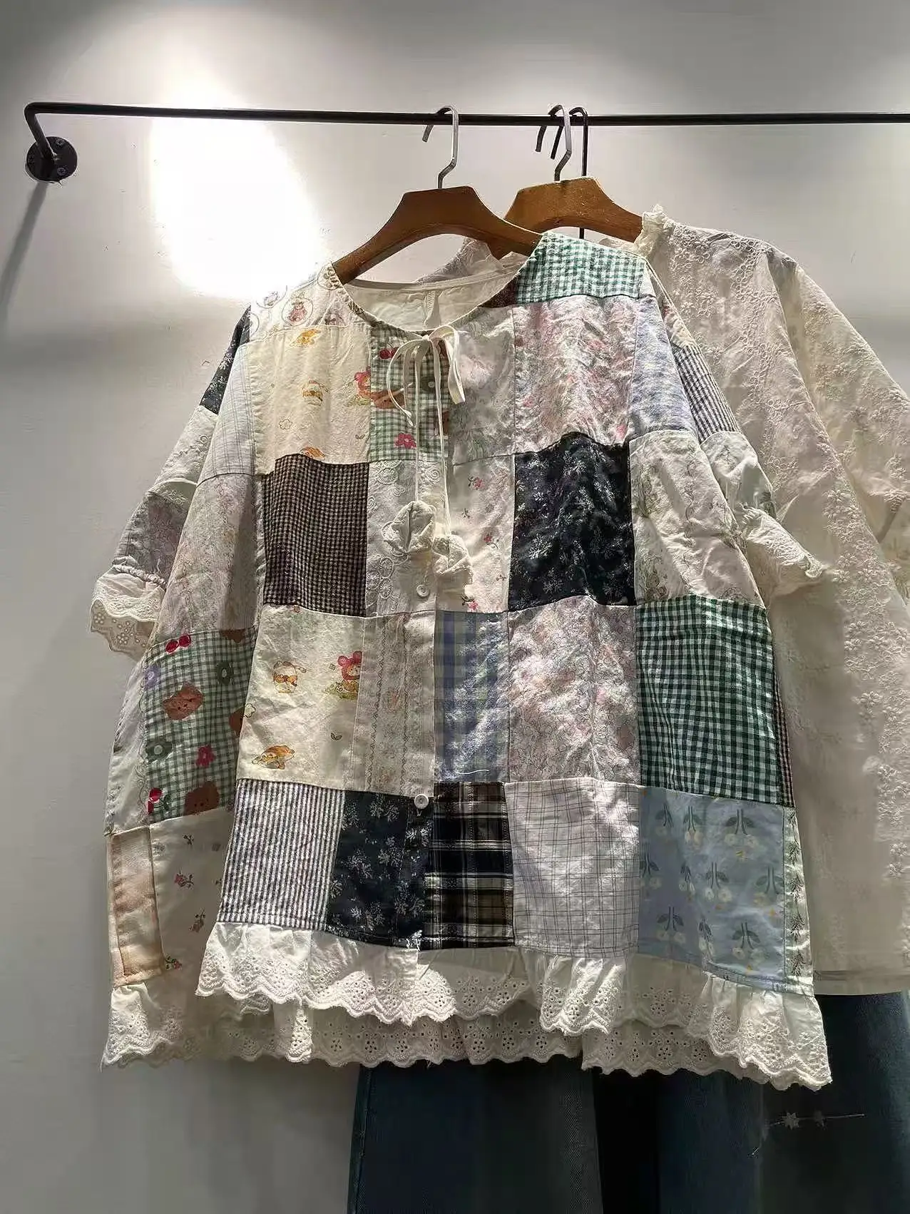 2026 Mori girl style cotton pure cotton print patchwork shirts and blouses Japanese style vintage original brand oversized shirt
2026 Mori girl style cotton pure cotton print patchwork shirts and blouses Japanese style vintage original brand oversized shirt
