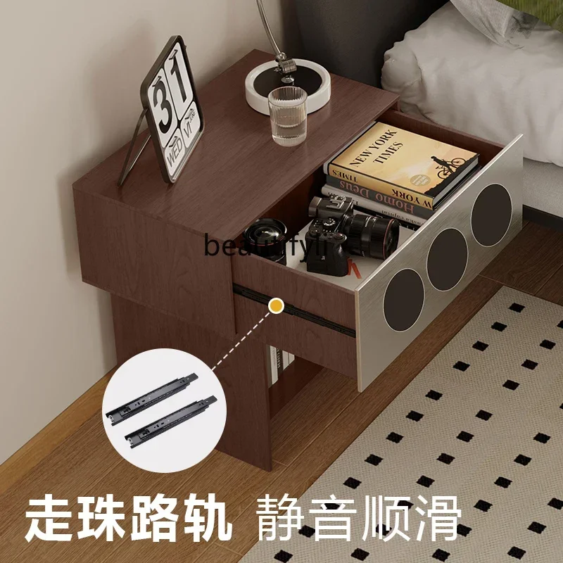 Medieval bedside table, light luxury high-end bedroom bedside replacement creative small apartment sofa side few
Medieval bedside table, light luxury high-end bedroom bedside replacement creative small apartment sofa side few