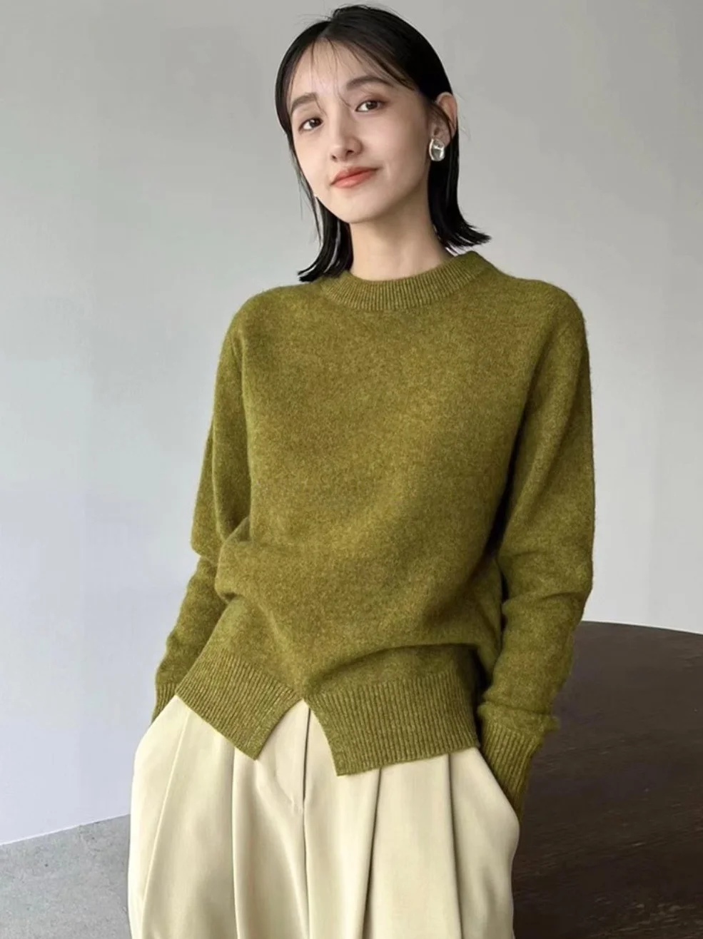 C1ane Pure Color round Neck Layered Long Sleeve Warm Wool Fleece Knitted Sweater Soft Cozy Women's Winter Fashion Top
C1ane Pure Color round Neck Layered Long Sleeve Warm Wool Fleece Knitted Sweater Soft Cozy Women's Winter Fashion Top