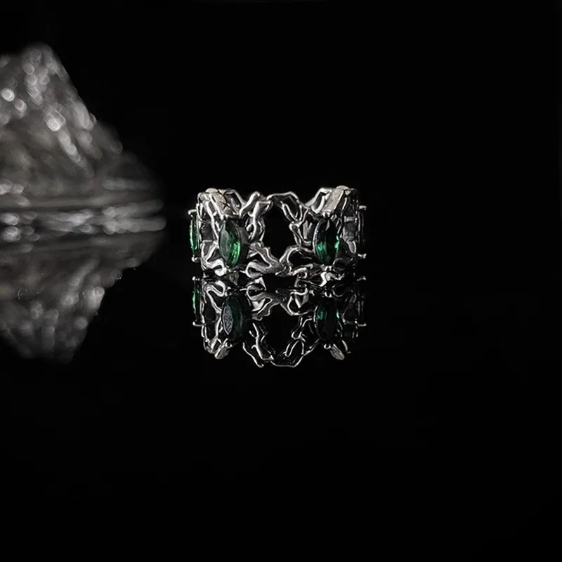 Vintage fashion design emerald charms open rings for women light luxury exquisite high quality ring party wedding jewelry
Vintage fashion design emerald charms open rings for women light luxury exquisite high quality ring party wedding jewelry
