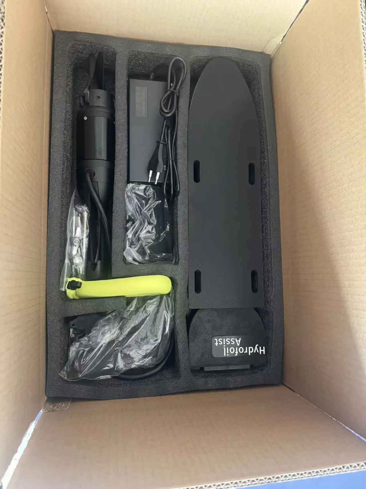 Water sports 21700-13S3P carbon aluminum electric boo-ster 3000w power assist surfboard surfing foil drive hydrofoil efoil
Water sports 21700-13S3P carbon aluminum electric boo-ster 3000w power assist surfboard surfing foil drive hydrofoil efoil