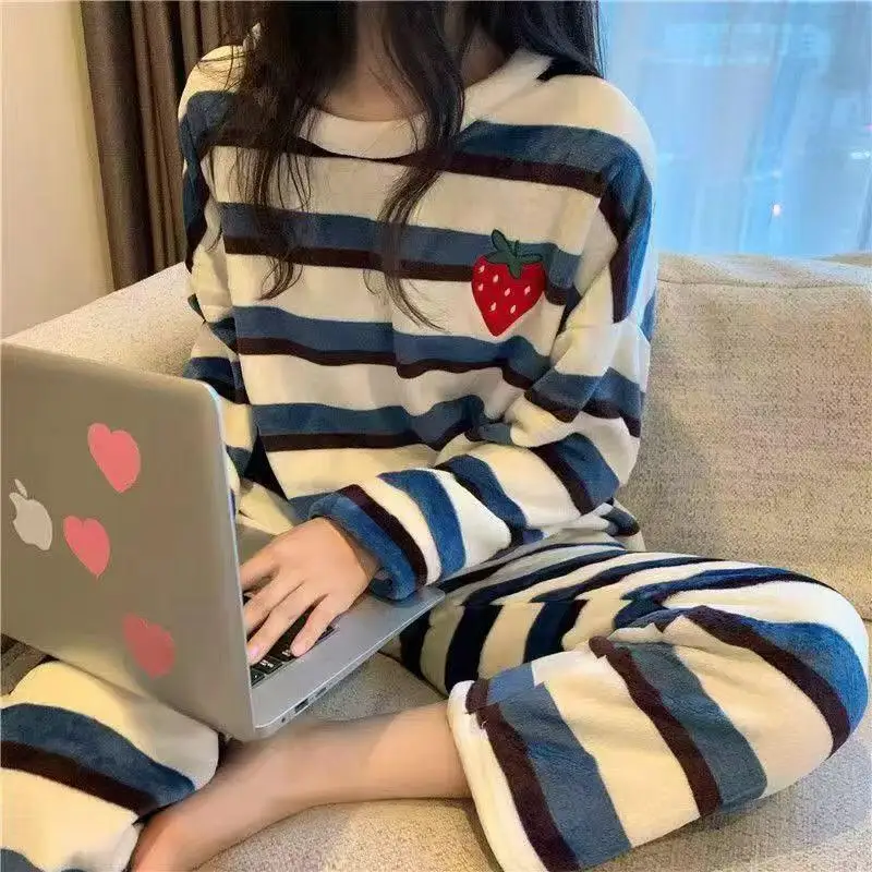Hot Autumn Winter New Womencomfort Warm Pajama Set Round Neck Western Style Sweet Cartoon Casual Long Sleeve Home Clothes Set
Hot Autumn Winter New Womencomfort Warm Pajama Set Round Neck Western Style Sweet Cartoon Casual Long Sleeve Home Clothes Set