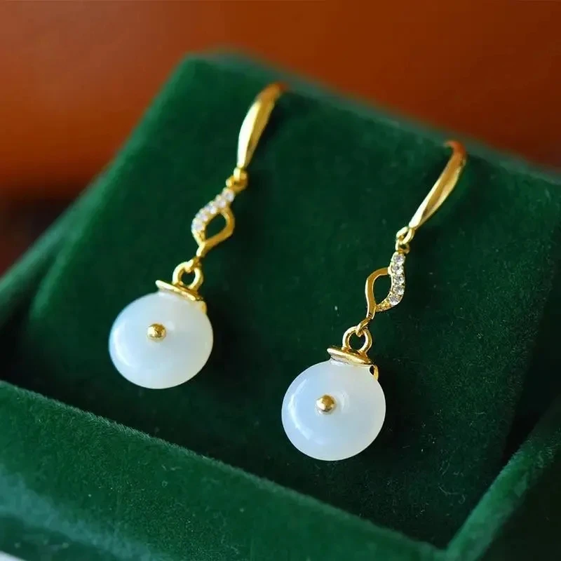 *Classic White Jade Safety Buckle Earrings for Women's Pure Silver 18K Gold Earrings
*Classic White Jade Safety Buckle Earrings for Women's Pure Silver 18K Gold Earrings