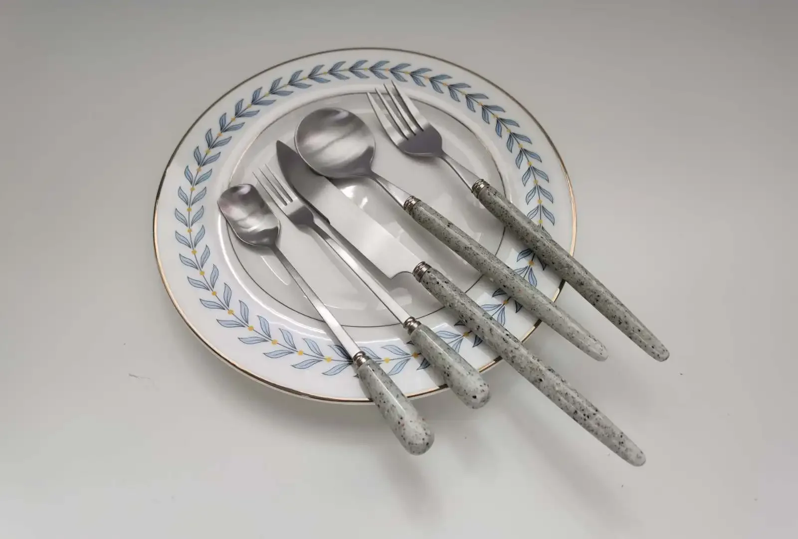 Nordic Retro Tableware Set Simple Ceramic Household Elegant Life Reusable Utensils Dinner Set Vaisselle Home Decoration Ec50cj
Nordic Retro Tableware Set Simple Ceramic Household Elegant Life Reusable Utensils Dinner Set Vaisselle Home Decoration Ec50cj