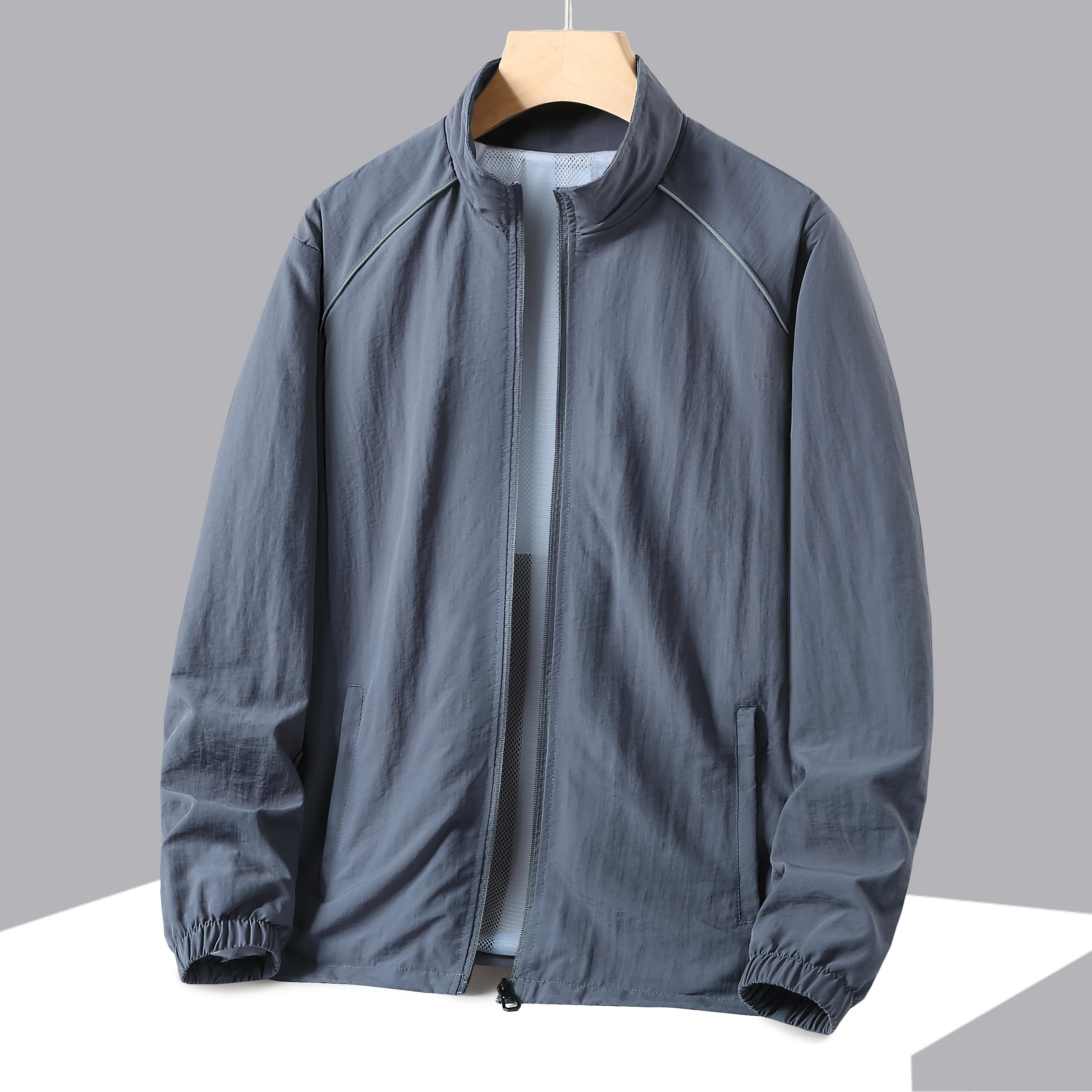 Повседневная мужская куртка, уличная ветрозащитная водонепроницаемая весенне-осенняя новая мода, большие размеры, свободная молодежная повседневная одежда
Повседневная мужская куртка, уличная ветрозащитная водонепроницаемая весенне-осенняя новая мода, большие размеры, свободная молодежная повседневная одежда