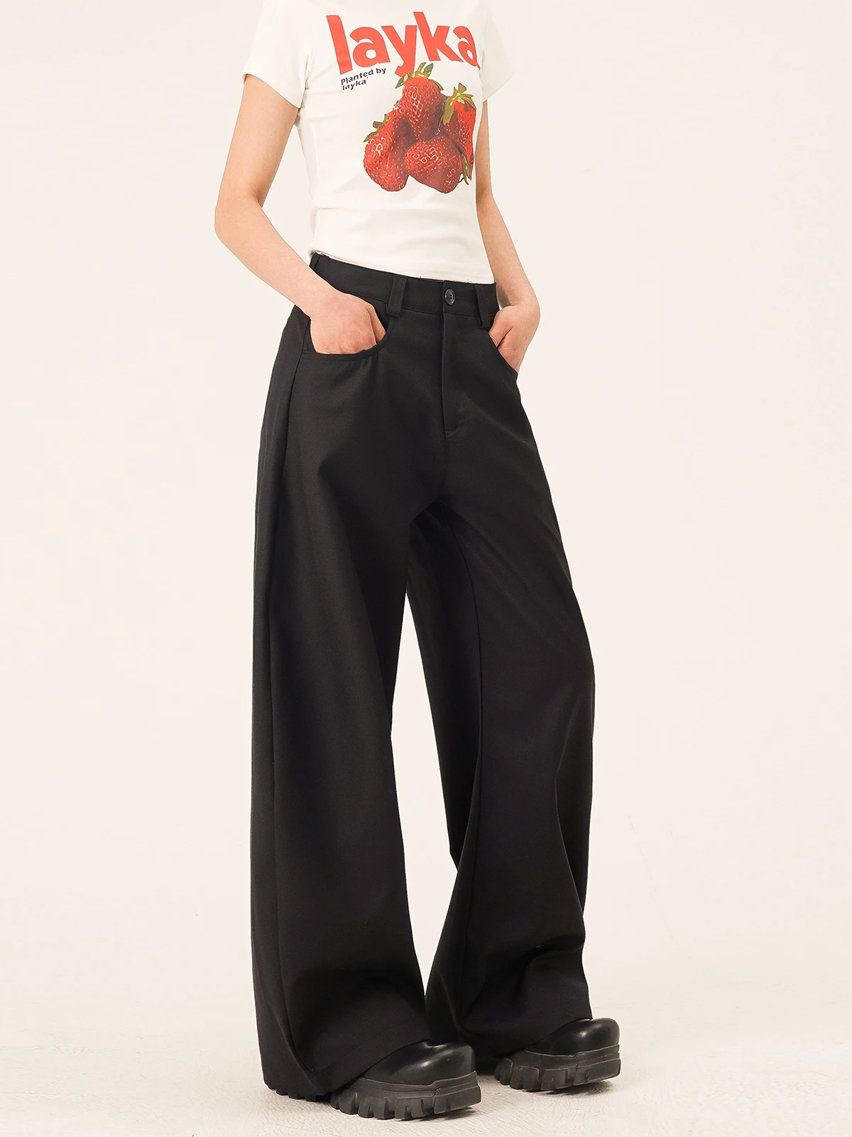 Американские ретро-брюки с широкими штанинами для мужчин и женщин, весенне-осенние, свободного кроя, струящиеся, для повседневной носки, длинные, в уличном стиле
Американские ретро-брюки с широкими штанинами для мужчин и женщин, весенне-осенние, свободного кроя, струящиеся, для повседневной носки, длинные, в уличном стиле