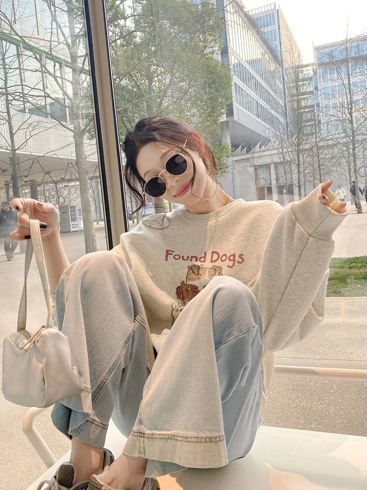 FEELROOM round Neck Dog Print Cotton Sweatshirt Winter Fleece Loose Casual Slimming Long Sleeve Top Comfortable Streetwear
FEELROOM round Neck Dog Print Cotton Sweatshirt Winter Fleece Loose Casual Slimming Long Sleeve Top Comfortable Streetwear