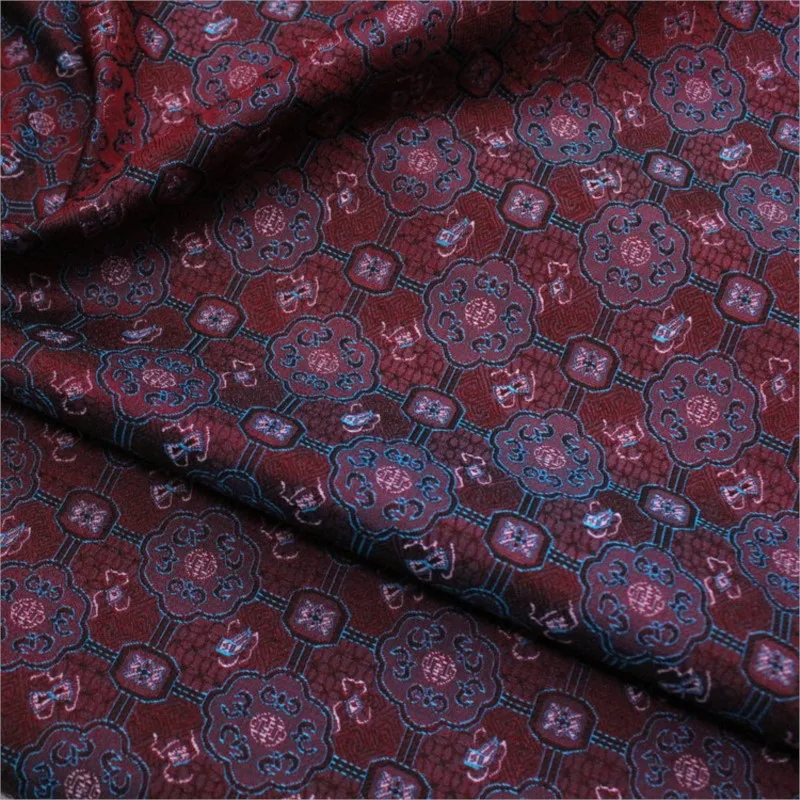 Chinese-style bag framed with flower-pasted box decoration cheongsam silk jacquard brocade antique fabric
Chinese-style bag framed with flower-pasted box decoration cheongsam silk jacquard brocade antique fabric