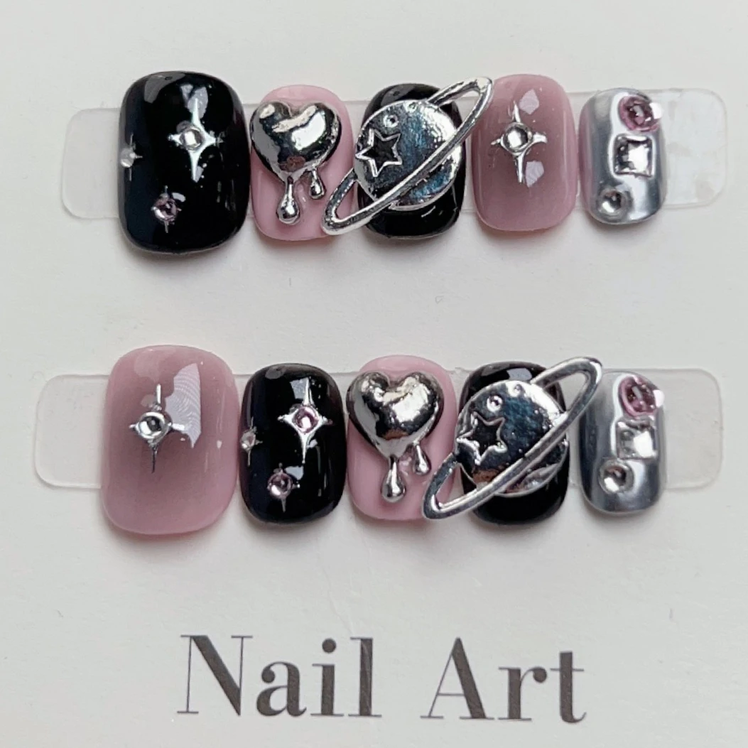 10Pcs Black Red Short Square False Nail for Hot Girl Silver Love Stripe Pattern Nails Sweet Cool Wearable French Manicure Nails
10Pcs Black Red Short Square False Nail for Hot Girl Silver Love Stripe Pattern Nails Sweet Cool Wearable French Manicure Nails