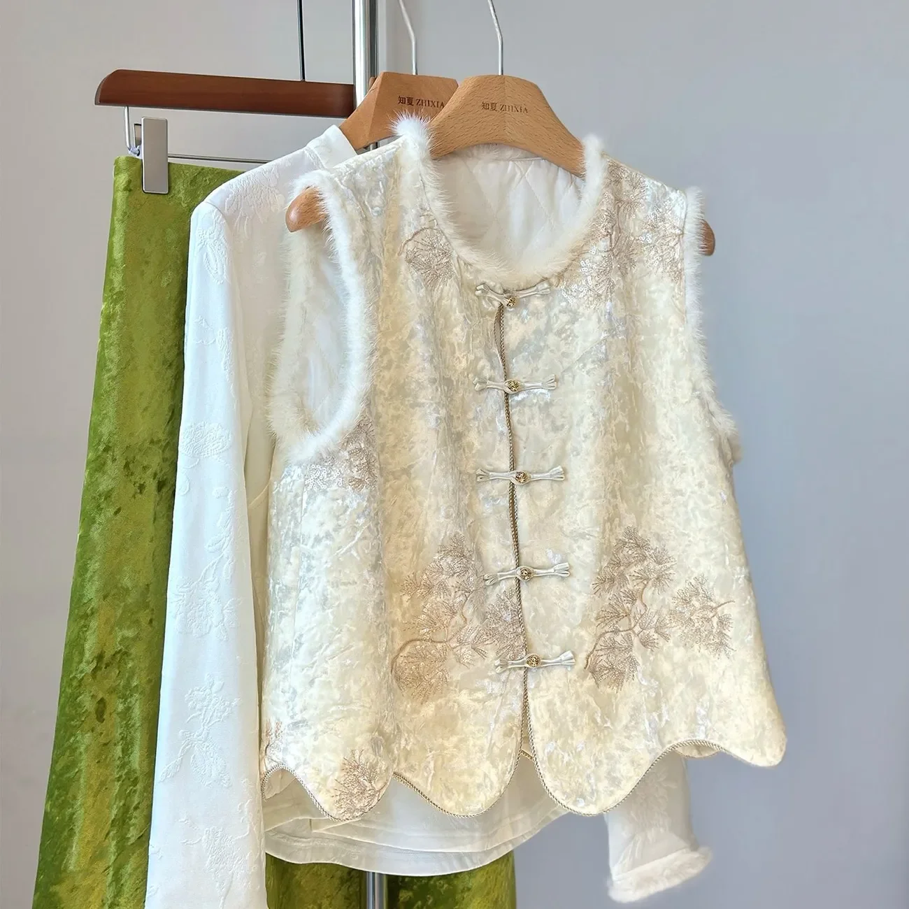 Vintage Harajuku Print Patchwork Vest Women Sleeveless Cardigan All-match Cotton Jacket Loose Coat Design Waistcoat Fall Winter
Vintage Harajuku Print Patchwork Vest Women Sleeveless Cardigan All-match Cotton Jacket Loose Coat Design Waistcoat Fall Winter