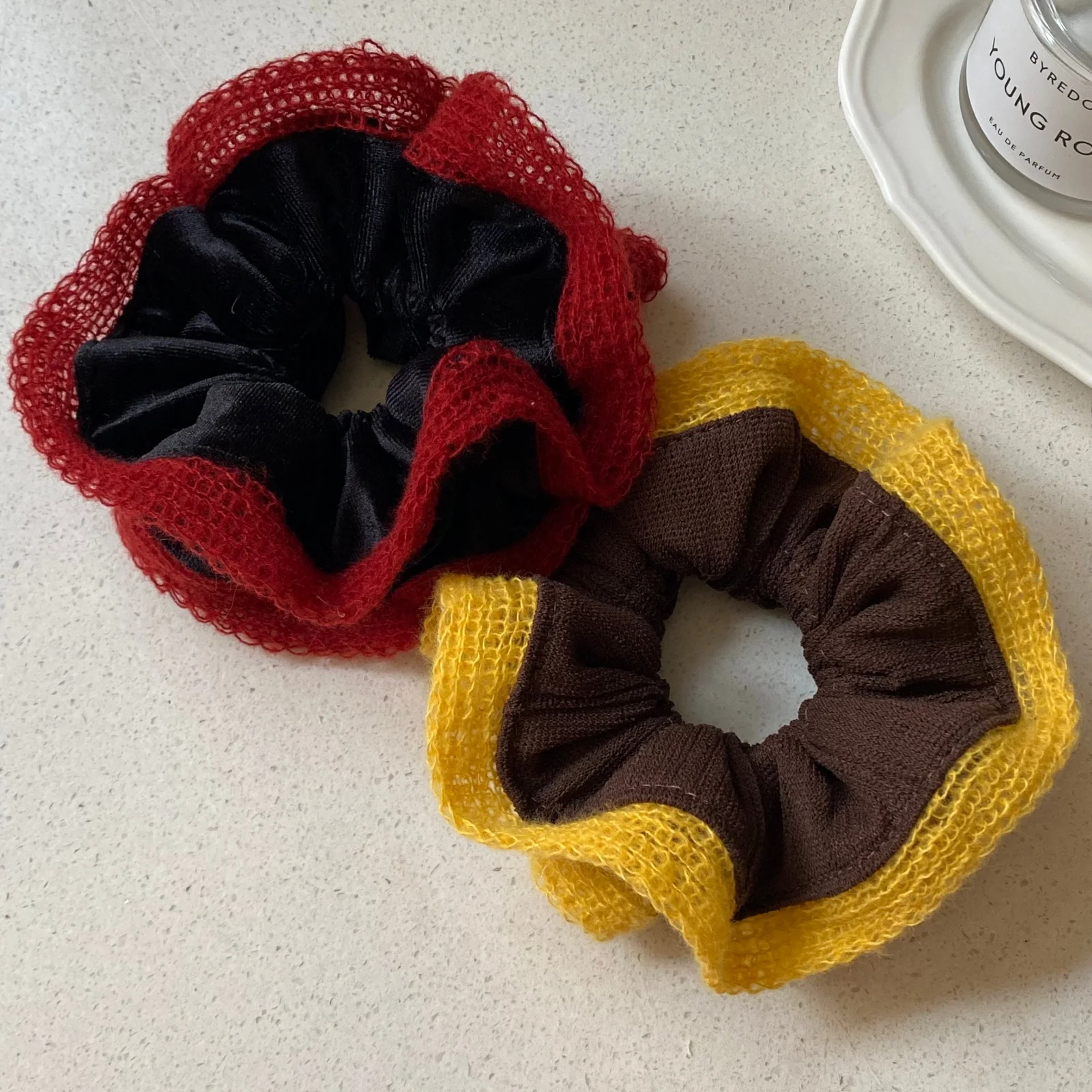 1 шт. в Корейском стиле Dongdaemun INS, высококачественная большая резинка для волос из черного бархата с шерстяной отделкой на осень и зиму, экстракция, элегантная
1 шт. в Корейском стиле Dongdaemun INS, высококачественная большая резинка для волос из черного бархата с шерстяной отделкой на осень и зиму, экстракция, элегантная