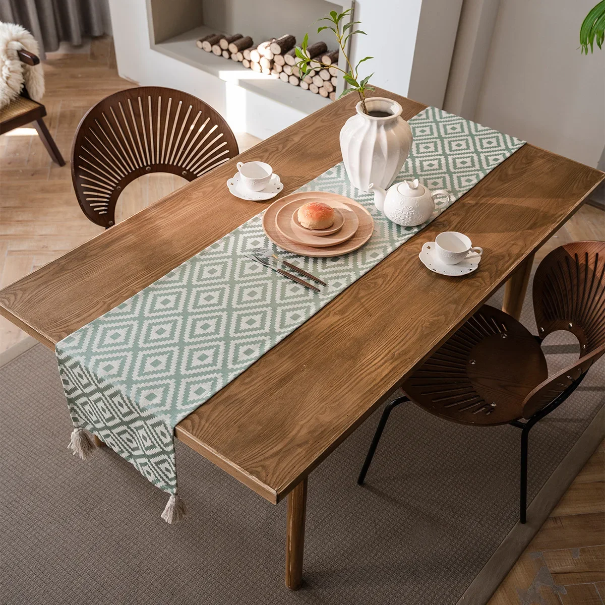 Jacquard Geometric Table Runner with Tassel for Home Party Decorative Polyester Cotton Table Cloth Dining Table Runners
Jacquard Geometric Table Runner with Tassel for Home Party Decorative Polyester Cotton Table Cloth Dining Table Runners