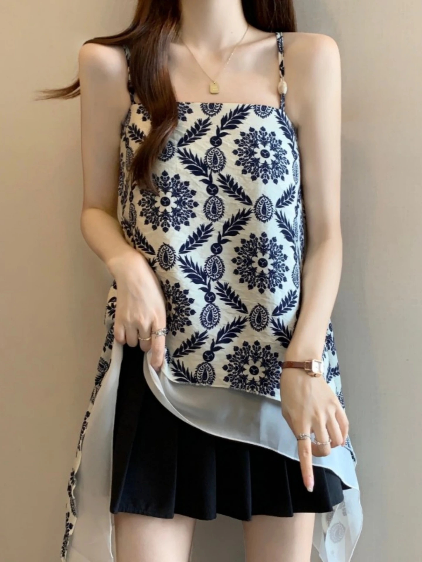 Retro Floral Print Strap Vest Women's Summer Outerwear Large Size Casual Asymmetrical Sleeveless Holiday Style Top
Retro Floral Print Strap Vest Women's Summer Outerwear Large Size Casual Asymmetrical Sleeveless Holiday Style Top