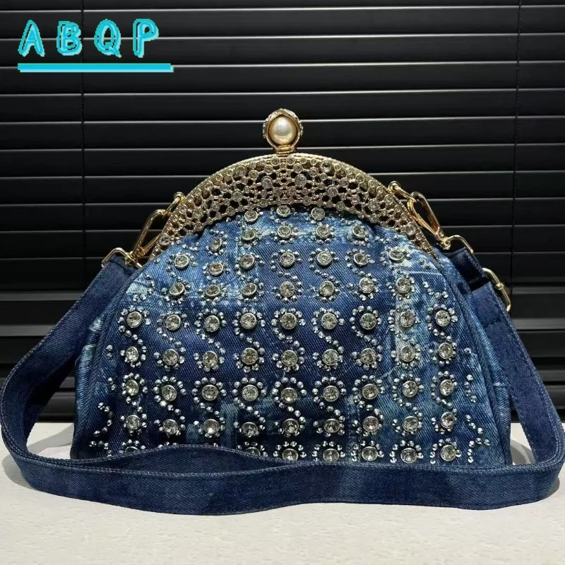 Women's Diamond-encrusted Handbag Diamond-encrusted Shiny Dinner Party Women's Shoulder Bag Luxury Brand Fashion Women's Bag
Women's Diamond-encrusted Handbag Diamond-encrusted Shiny Dinner Party Women's Shoulder Bag Luxury Brand Fashion Women's Bag