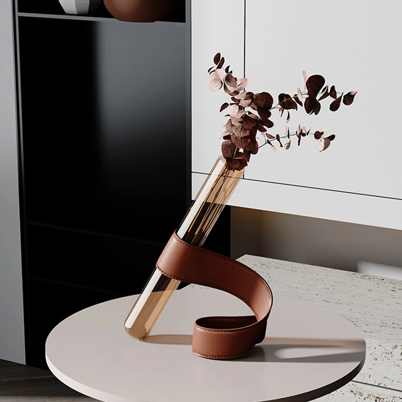 Nordic Artistic Vases Modern Glass Tubular Desktop Vases Simple Living Room Leather Bracket Luxury Personal Vases Home Decor
Nordic Artistic Vases Modern Glass Tubular Desktop Vases Simple Living Room Leather Bracket Luxury Personal Vases Home Decor