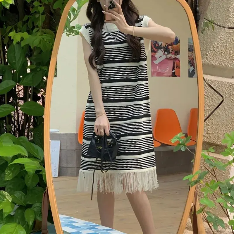 Women's Clothing Striped Sleeveless Midi Dress Stylish Tassel Spliced Summer Casual Loose Straight Round Neck Knitted Dresses
Women's Clothing Striped Sleeveless Midi Dress Stylish Tassel Spliced Summer Casual Loose Straight Round Neck Knitted Dresses