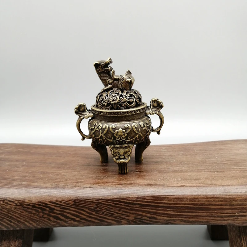 Antique Collection: Small Brass Incense Burner Ornament, Compact Decorative Craft Gift, Brassware
Antique Collection: Small Brass Incense Burner Ornament, Compact Decorative Craft Gift, Brassware
