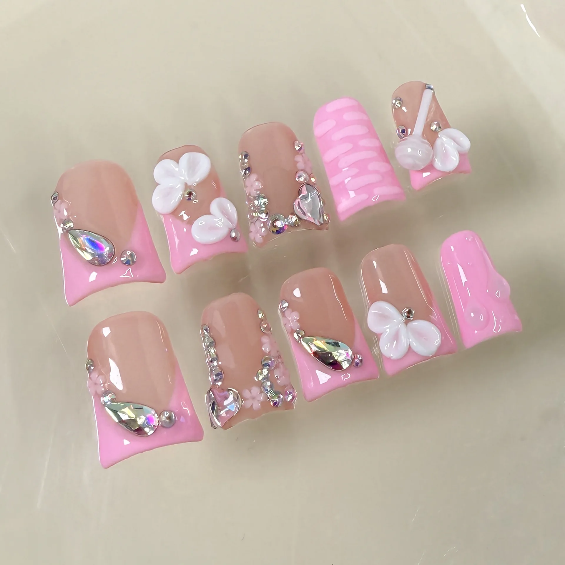 10pcs Sweet Handmade Fake Nails Tips French Pink Short Duckbill False Nail Art Detachable Flower Diamond Design Press on Nails
10pcs Sweet Handmade Fake Nails Tips French Pink Short Duckbill False Nail Art Detachable Flower Diamond Design Press on Nails