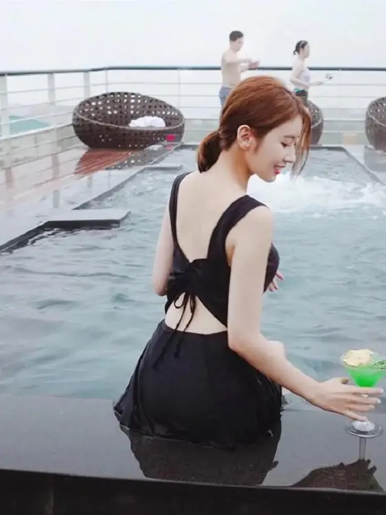 Women's Faionable Sexy Slimming One-Piece Swimsuit Flat-Boted Bikini Vaion Hot Spring Resort Gathered Chest Size
Women's Faionable Sexy Slimming One-Piece Swimsuit Flat-Boted Bikini Vaion Hot Spring Resort Gathered Chest Size