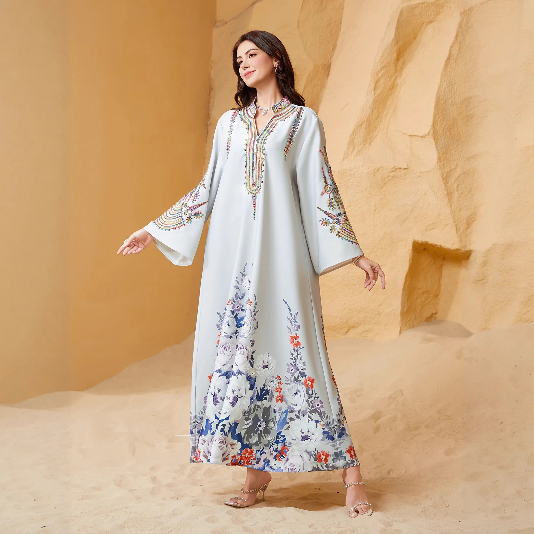 Dubai Arab New Fashion Women's Light Grey Casual Trendy Daily Elegant Luxury Embroidered Long Sleeve Ankle Length Abaya Female
Dubai Arab New Fashion Women's Light Grey Casual Trendy Daily Elegant Luxury Embroidered Long Sleeve Ankle Length Abaya Female