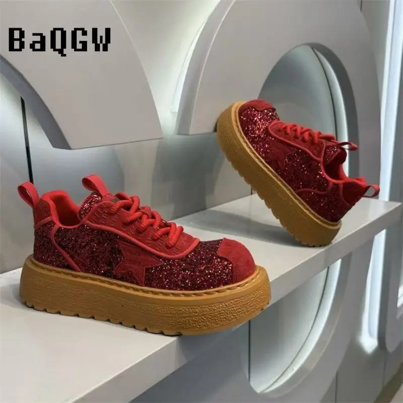 2026 Spring Sparkling Glitter Platform Sneakers Star Decorated Chunky Lace-Up Casual Shoes for Party & Daily Wear
2026 Spring Sparkling Glitter Platform Sneakers Star Decorated Chunky Lace-Up Casual Shoes for Party & Daily Wear