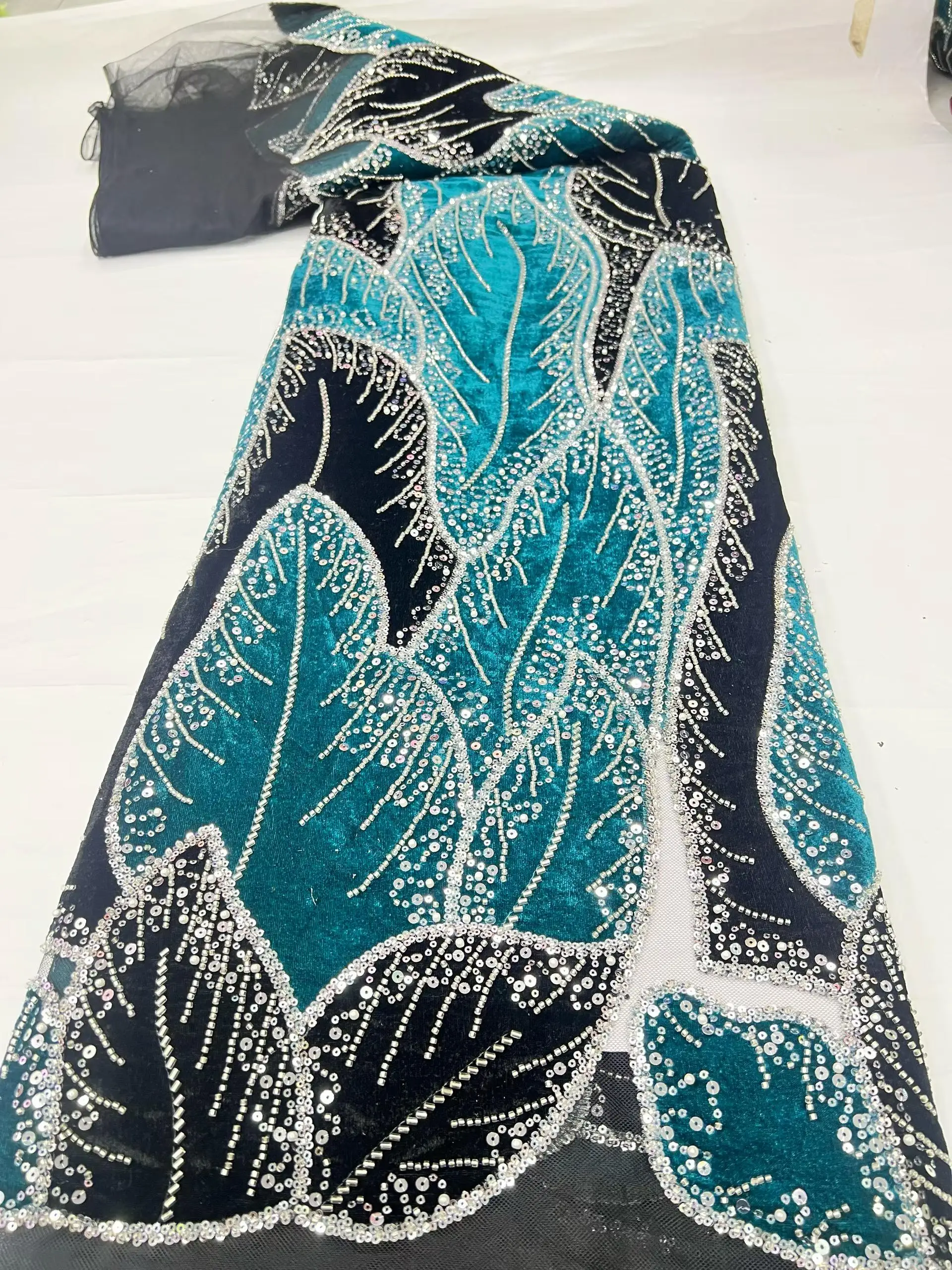 African Luxury Beaded Velvet Lace Fabric Nigerian High Quality Tulle Sequins for Bridal Wedding Dress Fabric
African Luxury Beaded Velvet Lace Fabric Nigerian High Quality Tulle Sequins for Bridal Wedding Dress Fabric