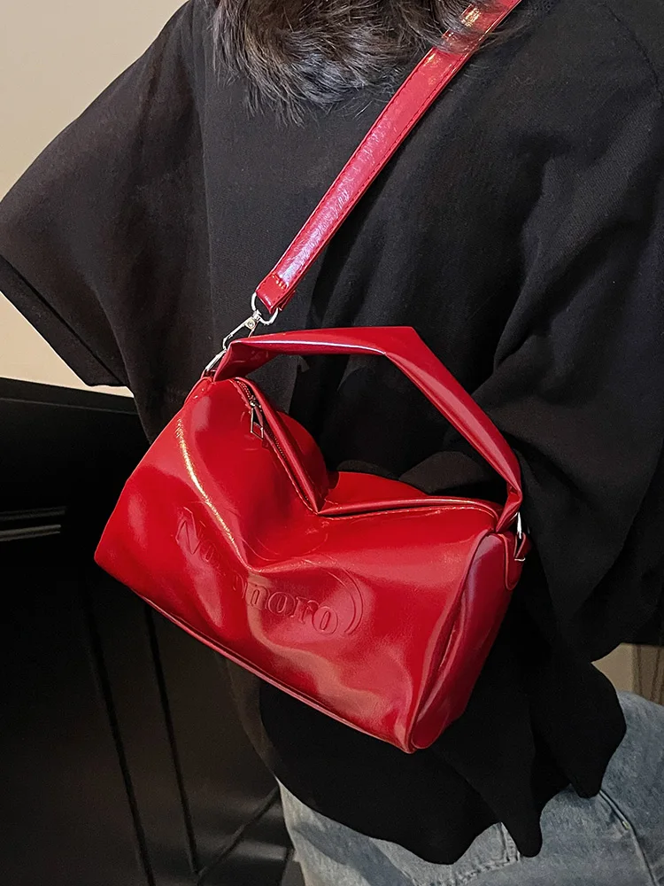 Retro Classic High-end Red Summer 2025 New Fashionable Shoulder Bags Shiny Leather Crossbody Pack Textured Women's Handbag 
Retro Classic High-end Red Summer 2025 New Fashionable Shoulder Bags Shiny Leather Crossbody Pack Textured Women's Handbag