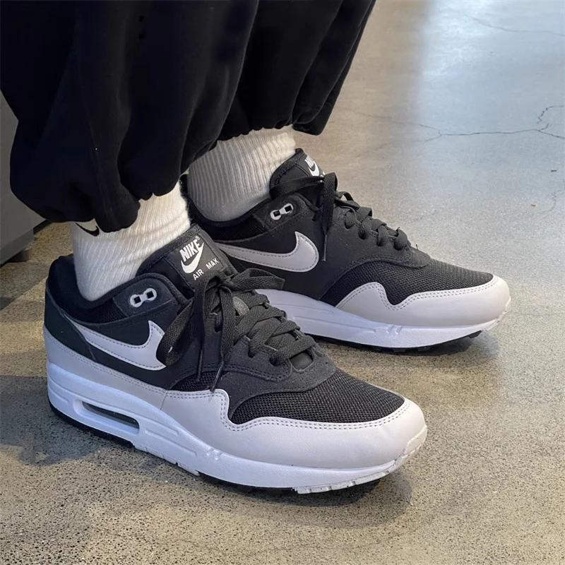 Мужская обувь NIKE AIR MAX 1, оригинальная спортивная обувь, новые кроссовки в стиле ретро FZ5808-007
Мужская обувь NIKE AIR MAX 1, оригинальная спортивная обувь, новые кроссовки в стиле ретро FZ5808-007