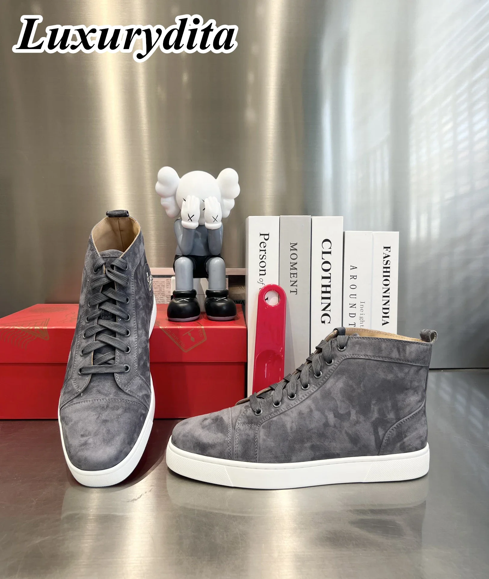 Top Quality Womens Trendy Casual Sneakers Luxury Mens Real Leather Tennis Shoes Designr Red Soled Tide Lovers Rivet Shoes HJ1355
Top Quality Womens Trendy Casual Sneakers Luxury Mens Real Leather Tennis Shoes Designr Red Soled Tide Lovers Rivet Shoes HJ1355