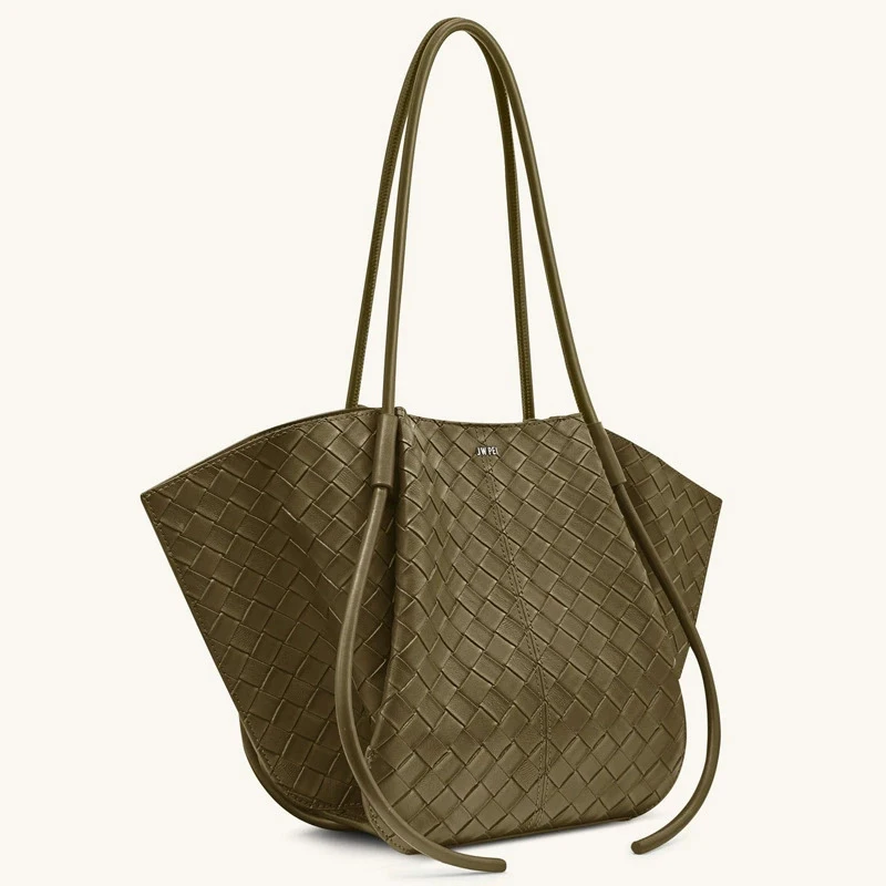 New Tote Bag Large Capacity Versatile Handbag Underarm Commuter Shoulder Bag Women's Bag
New Tote Bag Large Capacity Versatile Handbag Underarm Commuter Shoulder Bag Women's Bag