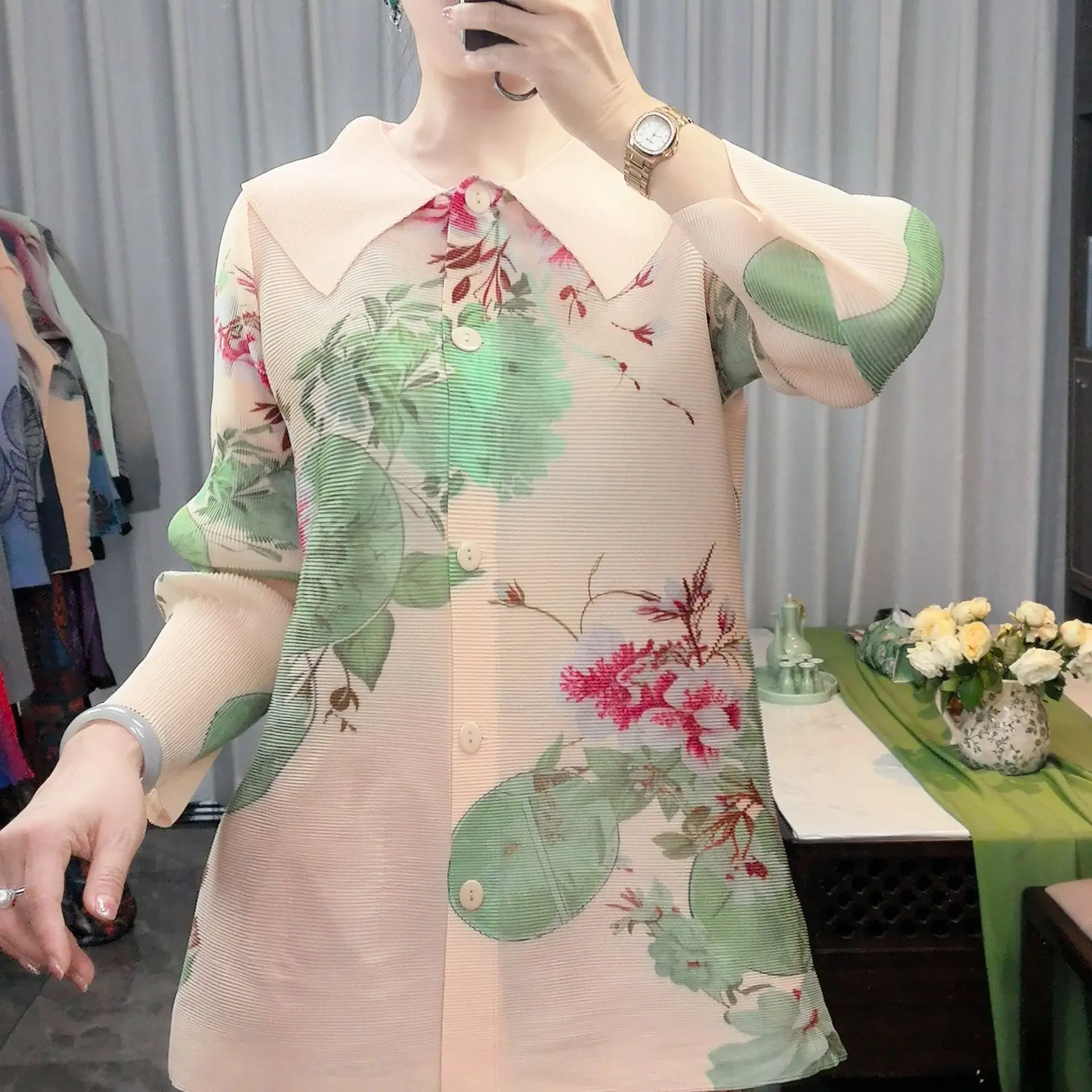 Женская плиссированная рубашка Miyake, повседневная однобортная рубашка контрастных цветов с отложным воротником и длинными рукавами, весна 2024 
Женская плиссированная рубашка Miyake, повседневная однобортная рубашка контрастных цветов с отложным воротником и длинными рукавами, весна 2024