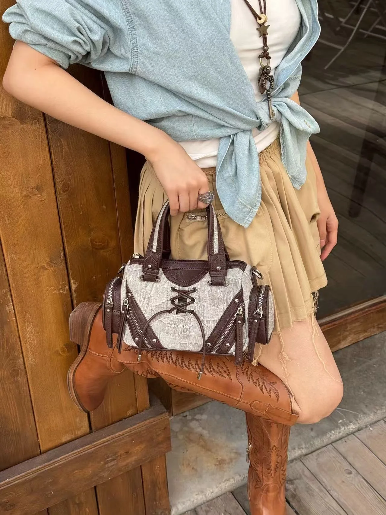 Millennial Spliced Handbag Pillow Bag Crossbody Motorcycle Original Design Casual Unfoldable Boston Bag for Youth Female
Millennial Spliced Handbag Pillow Bag Crossbody Motorcycle Original Design Casual Unfoldable Boston Bag for Youth Female