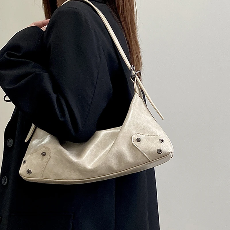 2024 New Women's Shoulder Bags Trend Solid Color Pu Leather Versatile Handbags Summer Simple Commuting Female Crossbody Bag
2024 New Women's Shoulder Bags Trend Solid Color Pu Leather Versatile Handbags Summer Simple Commuting Female Crossbody Bag