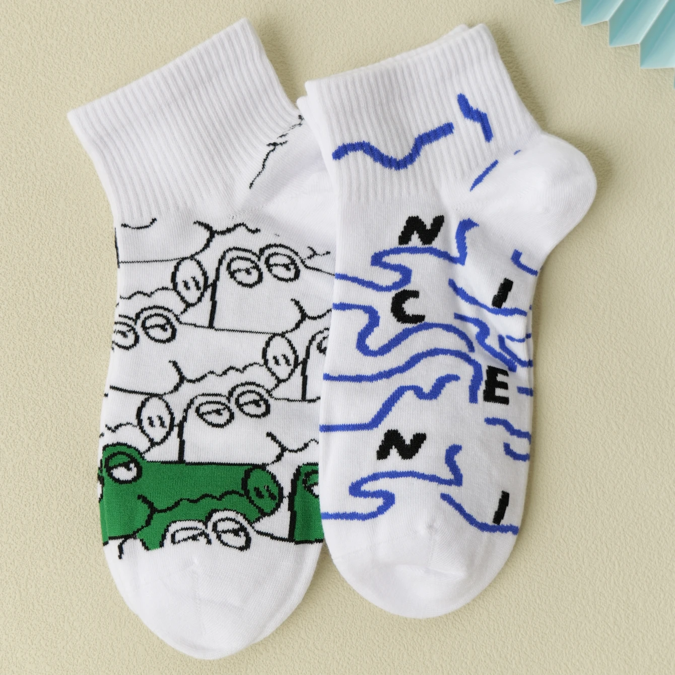 Мужские носки до щиколотки, крокодиловый узор в линии, модные и уникальные, удобные, дышащие, впитывающие влагу и универсальные
Мужские носки до щиколотки, крокодиловый узор в линии, модные и уникальные, удобные, дышащие, впитывающие влагу и универсальные