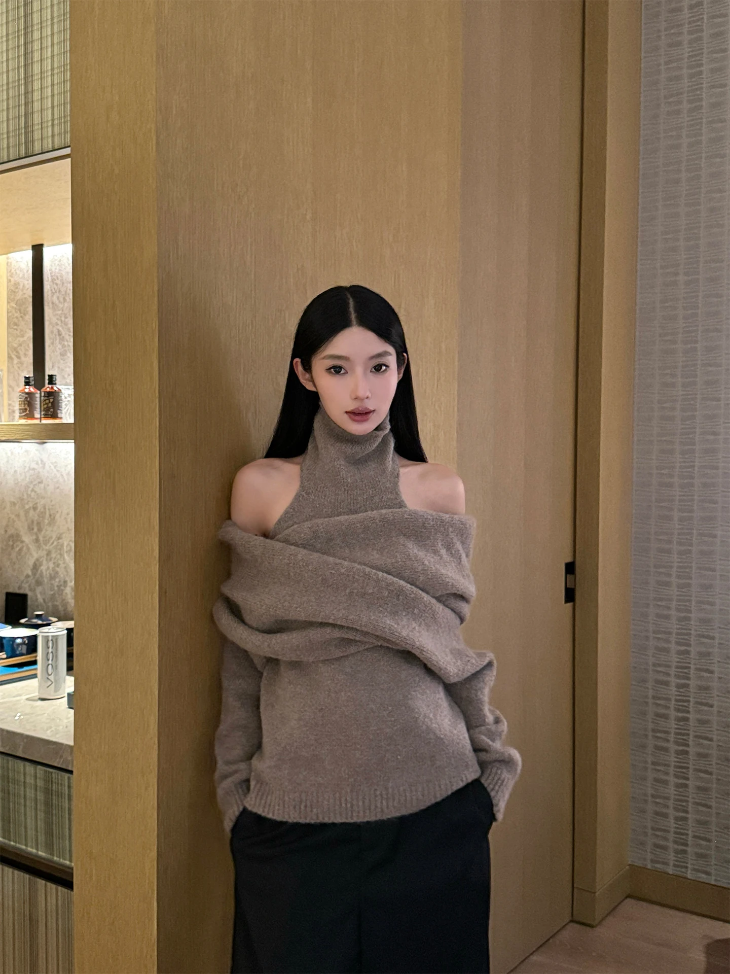 Модный комплект: свитер с высоким воротником и накидка на плечи для девочек, мягкий вязаный зимний наряд из полиэстера
Модный комплект: свитер с высоким воротником и накидка на плечи для девочек, мягкий вязаный зимний наряд из полиэстера