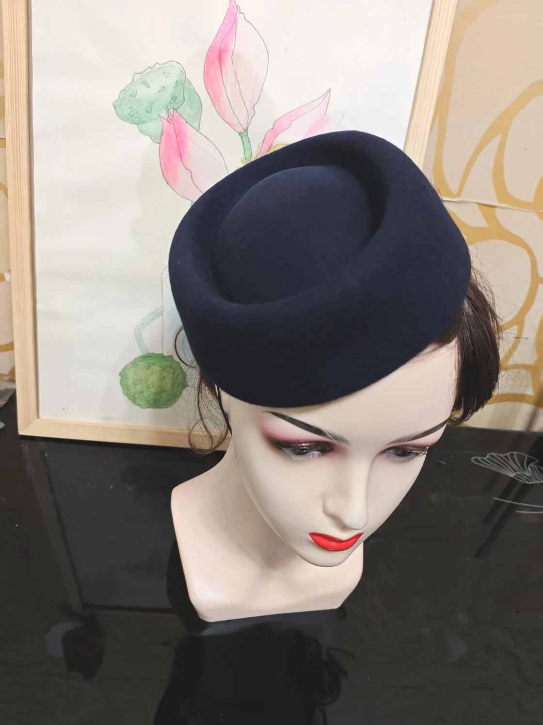Wool Felt Hats for Airline Stewardess Good Hand Feeling Personality Hotel Front Desk Dark Blue Caps with Rope Elegant Women
Wool Felt Hats for Airline Stewardess Good Hand Feeling Personality Hotel Front Desk Dark Blue Caps with Rope Elegant Women