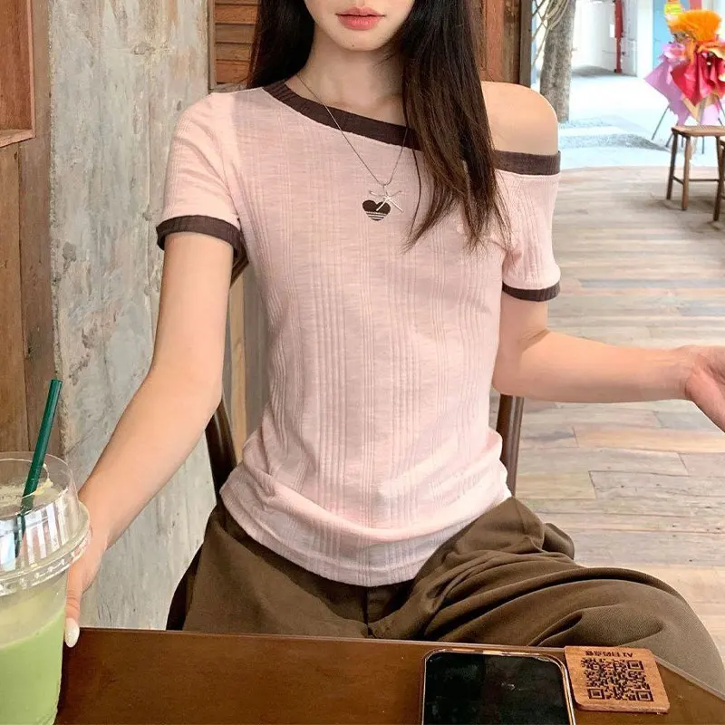 Aura Korean Skew Collar Chic Off Shoulder Pullovers Women's Clothing Slim Summer Embroidery Contrasting Colors Spliced T-shirts
Aura Korean Skew Collar Chic Off Shoulder Pullovers Women's Clothing Slim Summer Embroidery Contrasting Colors Spliced T-shirts