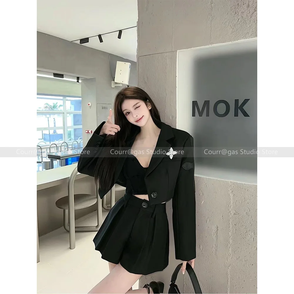 2024 Autumn new niche design black blazer women sweet spicy high waist casual skirt trousers suit
2024 Autumn new niche design black blazer women sweet spicy high waist casual skirt trousers suit