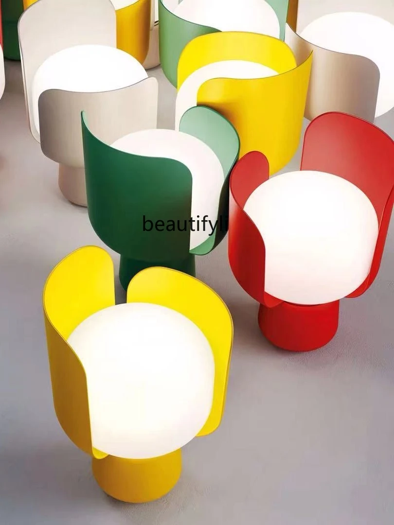 GY New Simple Modern Petals Good-looking Ins Creative Bedroom Bedside Desk Children's Room Decorative Table Lamp
GY New Simple Modern Petals Good-looking Ins Creative Bedroom Bedside Desk Children's Room Decorative Table Lamp