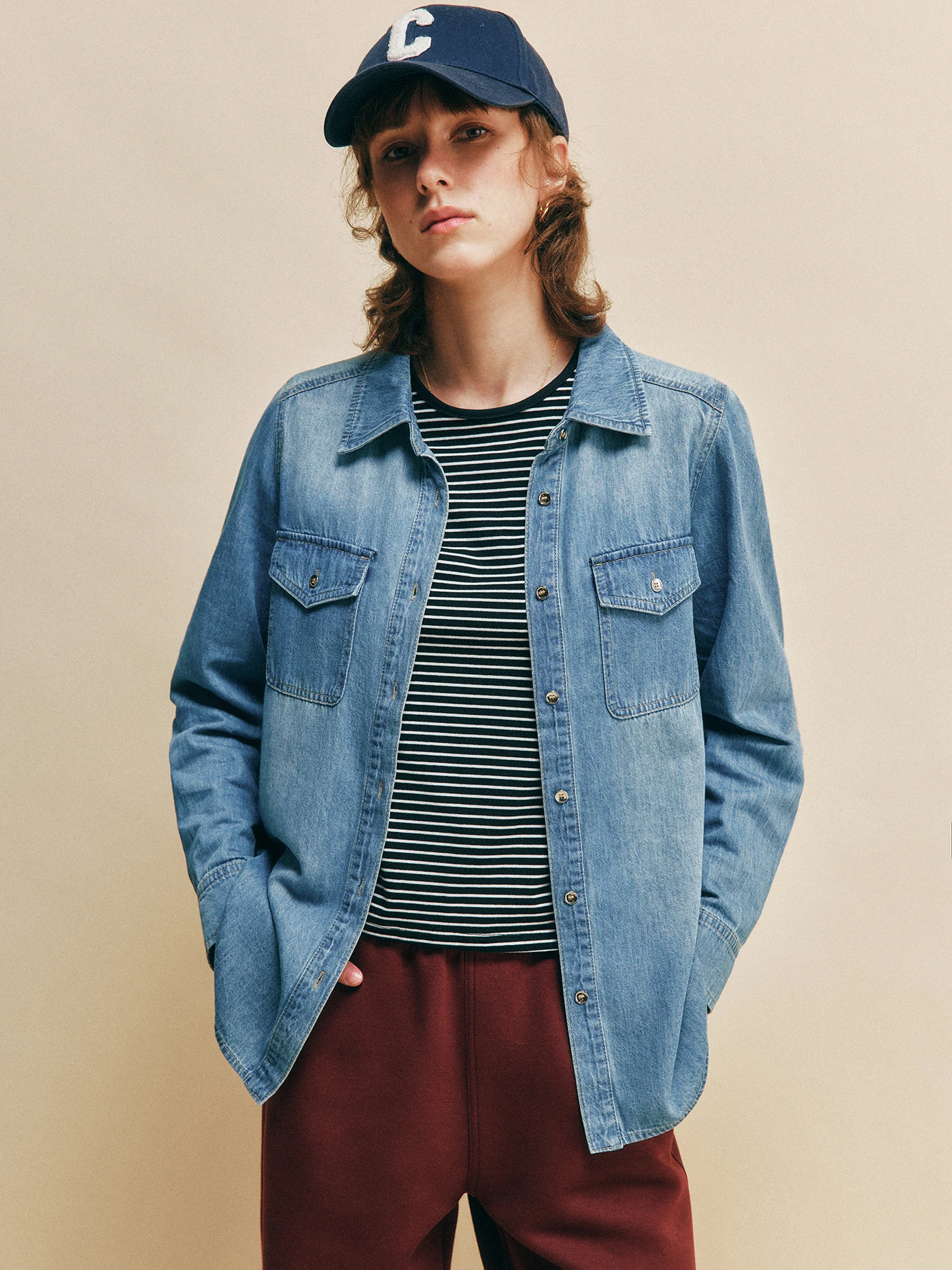 Slim Fit Comfortable Thin Cotton Denim Shirt with Pocket for Women Simple Style Long Sleeve Button down Casual Workwear
Slim Fit Comfortable Thin Cotton Denim Shirt with Pocket for Women Simple Style Long Sleeve Button down Casual Workwear