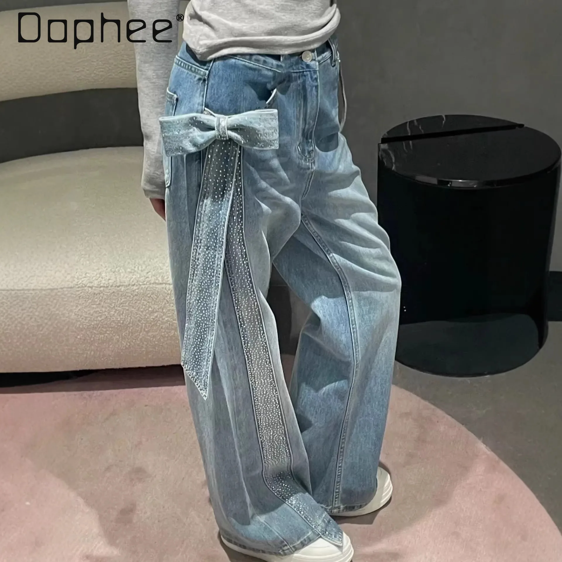Spring 2026 New Three-dimensional Flash Diamond Streamer Bow Loose Straight Pants Korean Ins Fashion High Waist Slim Jeans Women
Spring 2026 New Three-dimensional Flash Diamond Streamer Bow Loose Straight Pants Korean Ins Fashion High Waist Slim Jeans Women