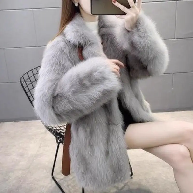Trendy Temperament Medium Length Imitation Fox Fur Jacket Women's 2024 Autumn And Winter Korean Fashion Coat Overcoat A723
Trendy Temperament Medium Length Imitation Fox Fur Jacket Women's 2024 Autumn And Winter Korean Fashion Coat Overcoat A723