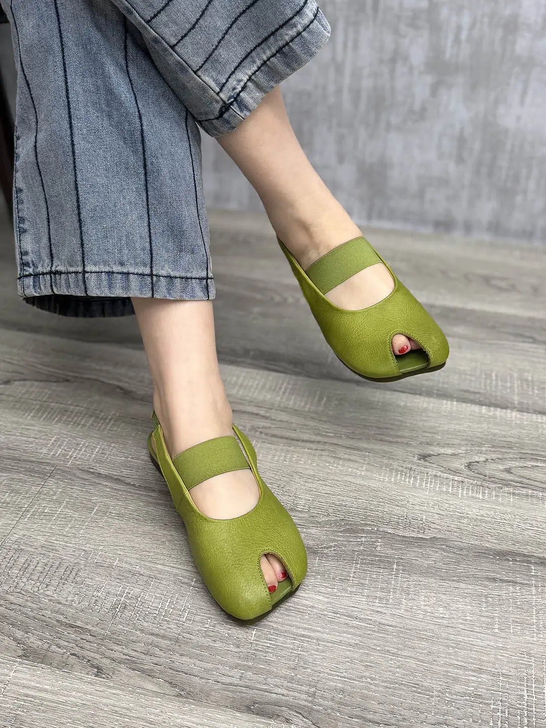 Birkuir Elastic Band Flat Heel Sandals For Women Green Slip On Beach Slides 2026 Luxury Open Toe Slip On Genuine Leather Sandals
Birkuir Elastic Band Flat Heel Sandals For Women Green Slip On Beach Slides 2026 Luxury Open Toe Slip On Genuine Leather Sandals