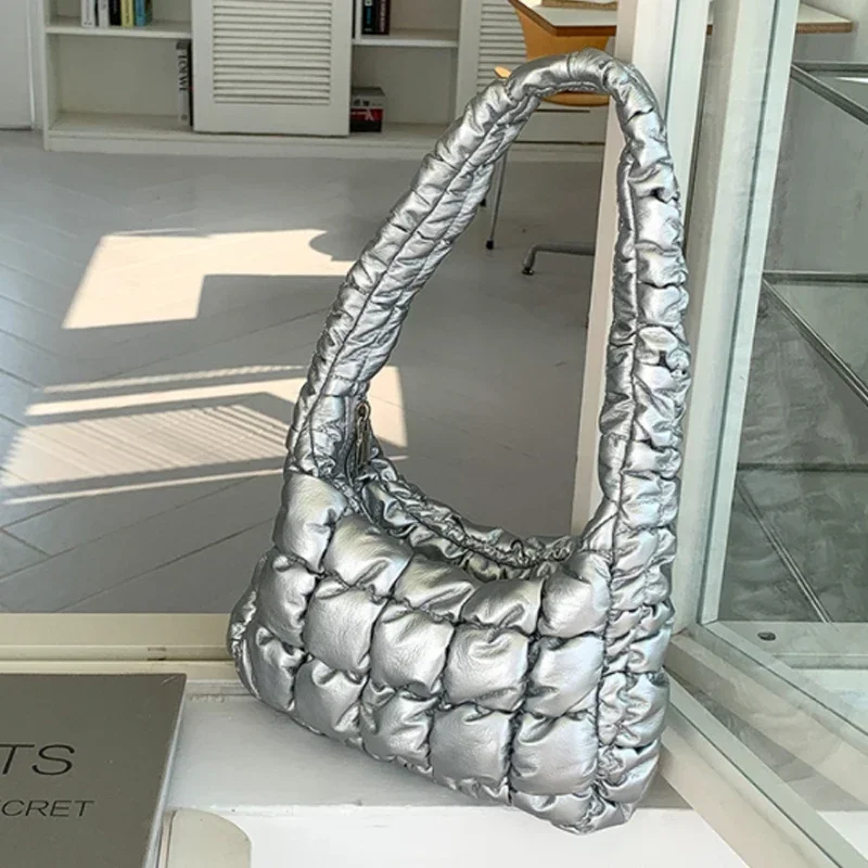 Winter Luxury Handbag Woman Casual Designer Bags Totes Woven Plaid Bag Down Feather Padded Lady Padding Shoulder Bags
Winter Luxury Handbag Woman Casual Designer Bags Totes Woven Plaid Bag Down Feather Padded Lady Padding Shoulder Bags