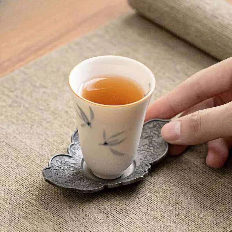 2pcs/set Creative Pure Hand-painted Ceramic Orchid Tea Cup Thin Tire Master Cup Kungfu Teaset Tea Ceremony Accessories Gift 40ml
2pcs/set Creative Pure Hand-painted Ceramic Orchid Tea Cup Thin Tire Master Cup Kungfu Teaset Tea Ceremony Accessories Gift 40ml