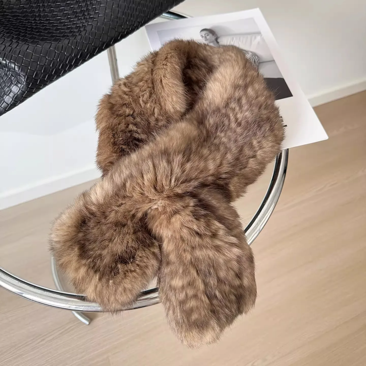 Korean-quality sable color scarf Real rabbit fur scarves women's autumn and winter versatile woven sable hair scarf, fur collar
Korean-quality sable color scarf Real rabbit fur scarves women's autumn and winter versatile woven sable hair scarf, fur collar